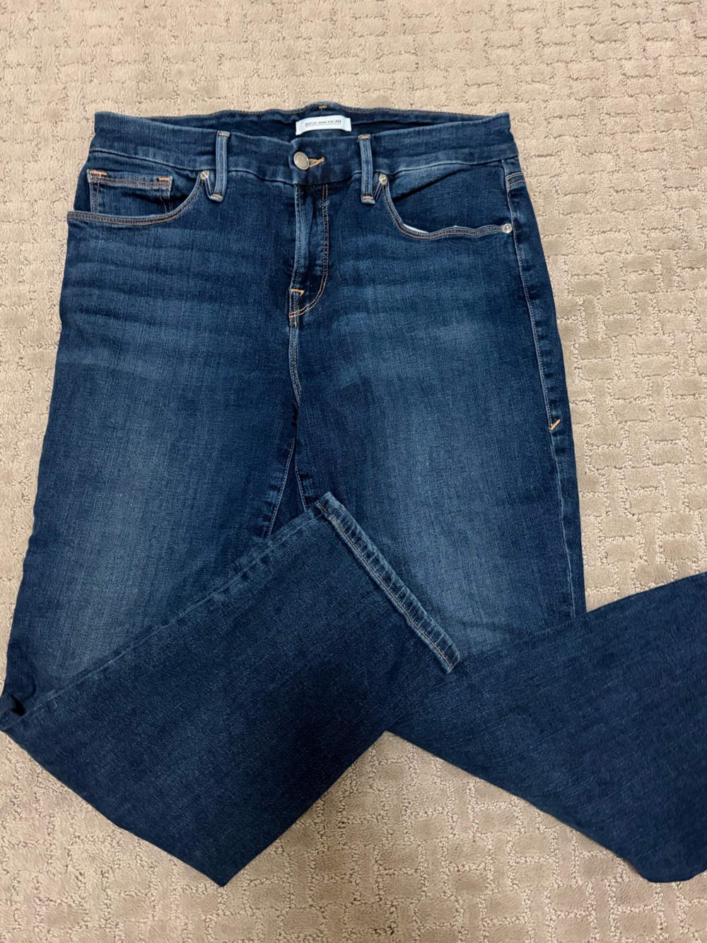 Good American Straight Leg Jeans in Dark Blue Wash